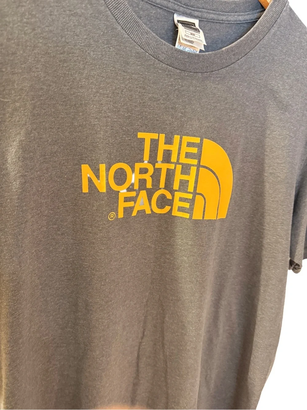 The North Face Men's Half Dome Logo T-Shirt Size Medium Grey Orange (D)